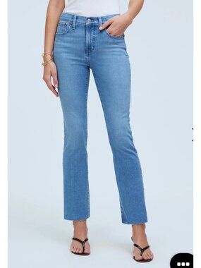 Madewell Mid Rise Kick Out Raw Hem Jeans Blue Sz 33 PETITE  NP479